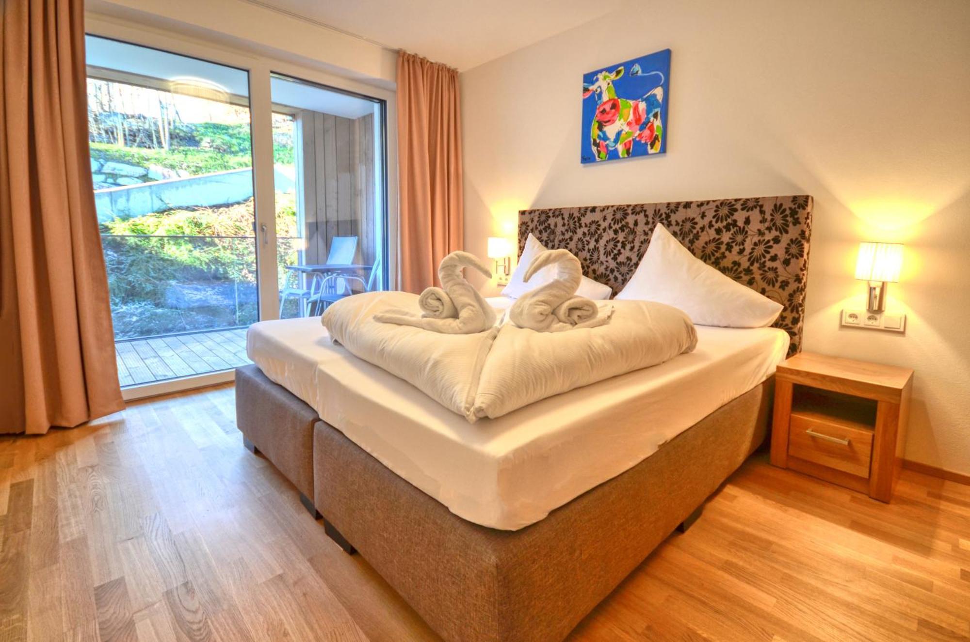 Alpin & Seeresort Top 10 - By Alpen Apartments Zell am See Bagian luar foto